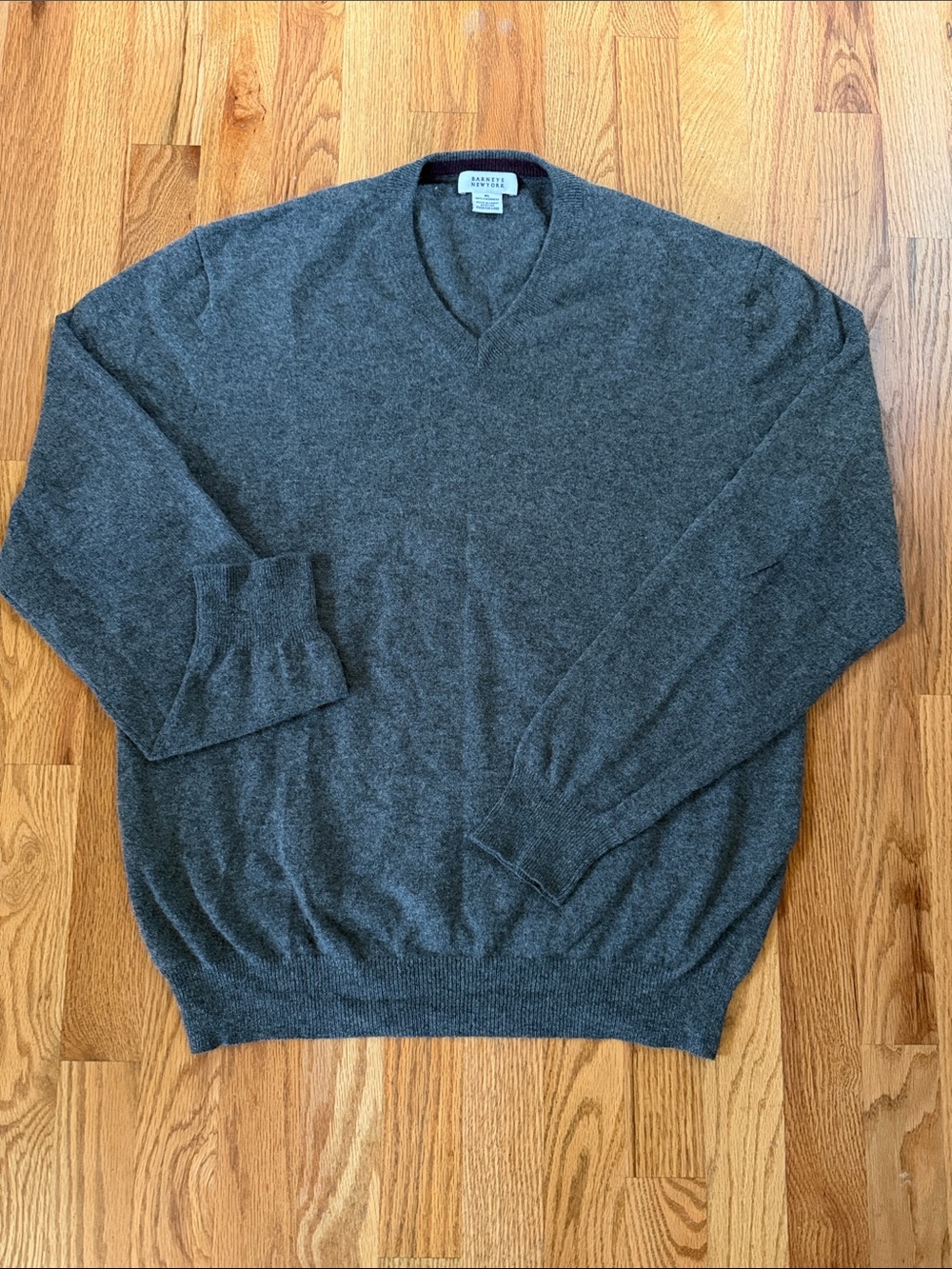 Barneys New York Men's V-Neck Sweater - Charcoal 100% Cashmere